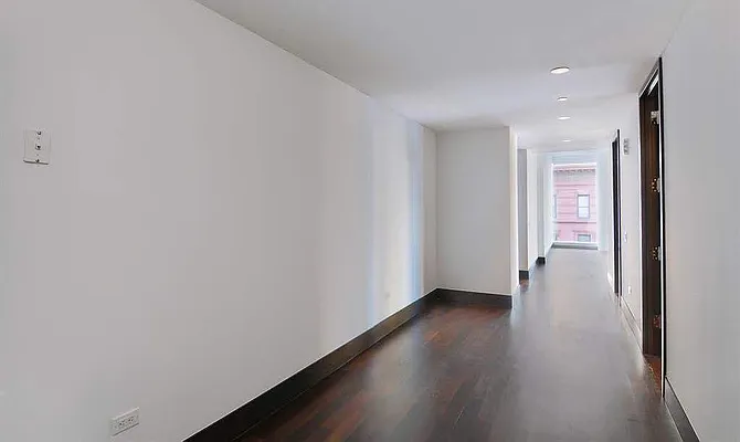 Rented by Extell Marketing Group LLC | media 20