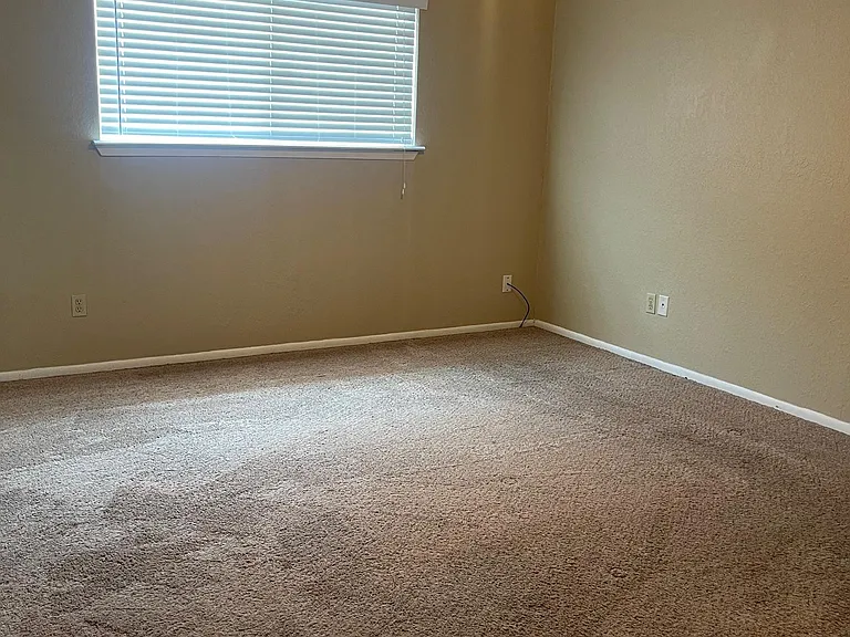 5101 Middlecoff Rd #5 — Photo 3