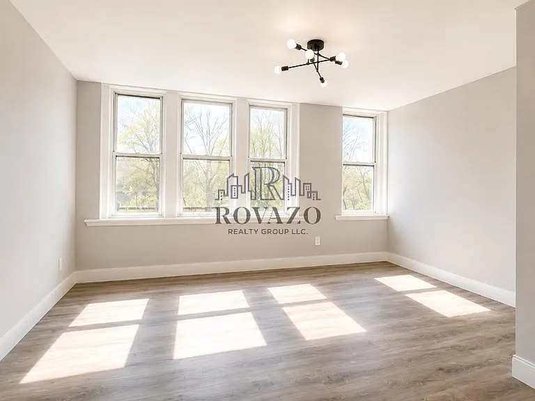 141 Park Ave — Photo 4