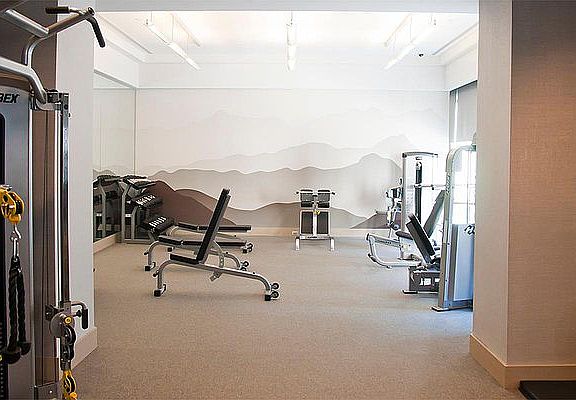 5th image of 320 W 38th St APT 1902