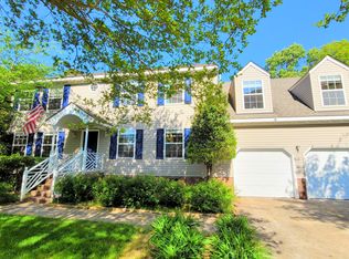 820 Forest Lakes Cir, Chesapeake, VA 23322