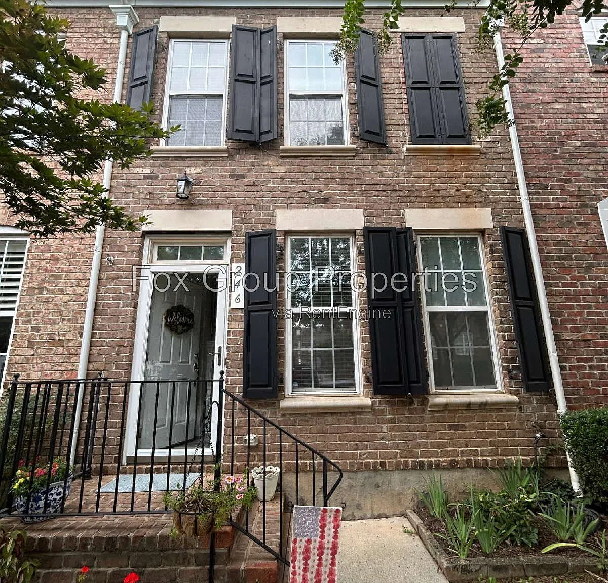 2 bed, 2.5 bath, 1060 sqft, $1,750 — Photo 1