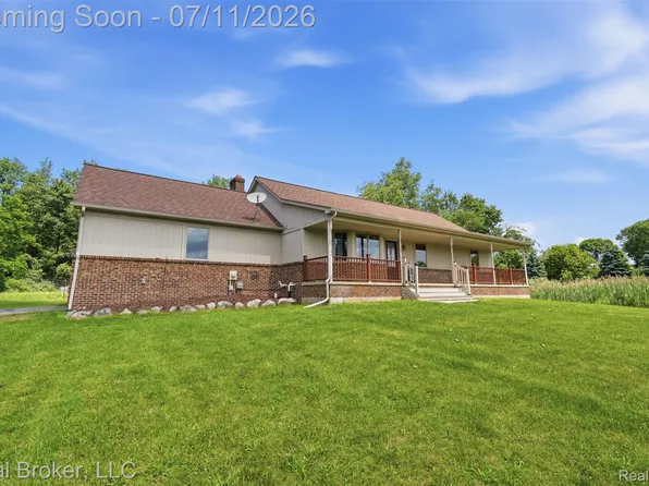 1050 W Brocker Rd, Metamora, MI 48455