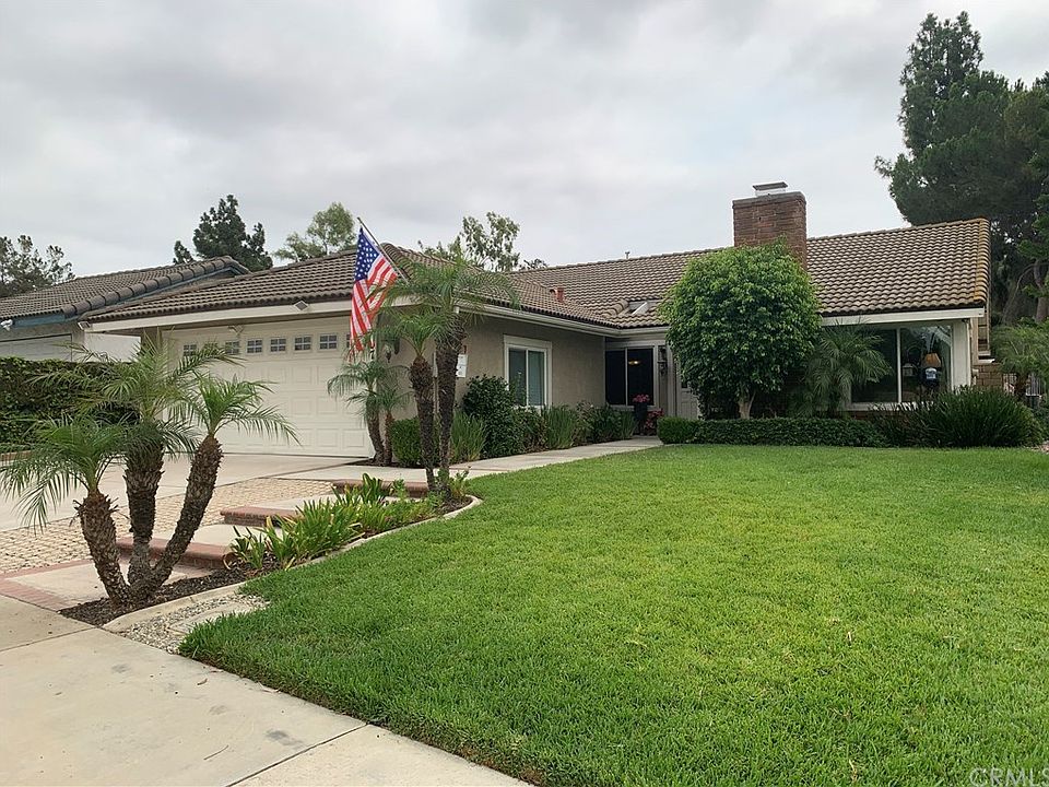 1st image of 1372 Avenida Loma Vis