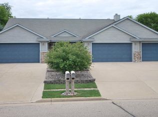 515 Foxmead Xing #A, Waterford, WI 53185