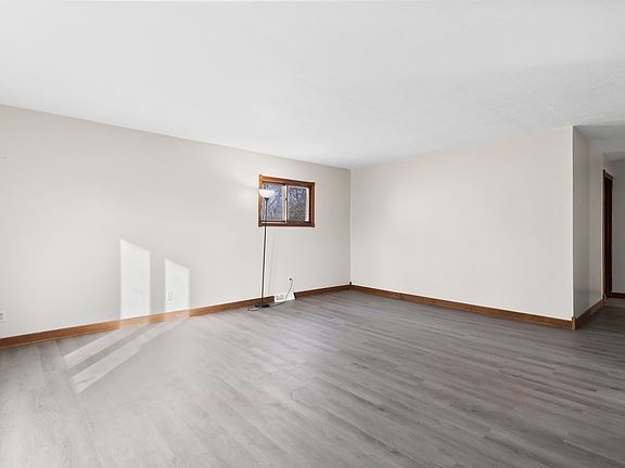 4th image of 2233 E Reservoir St