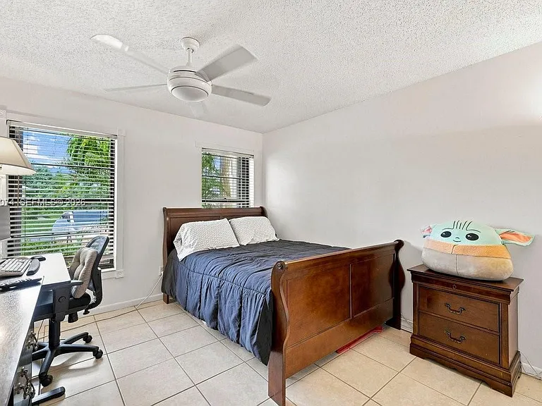 206 SE 1st Cir #13B — Photo 19