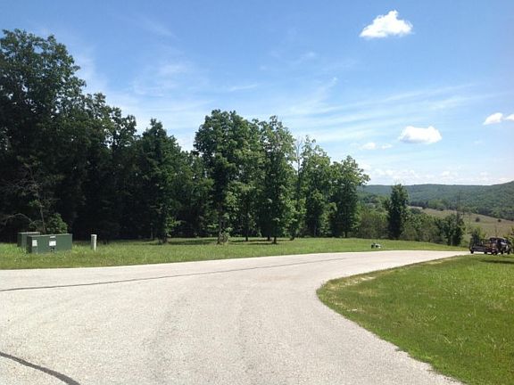 2nd image of 631 Meadowview Ln