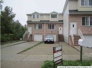 44 Aviston St, Staten Island, NY 10306
