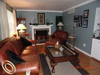 3rd image of 27108 Wyatt Ave