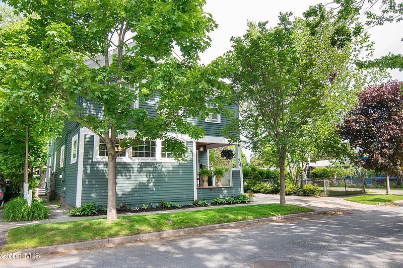5th image of 24 Walnut Street