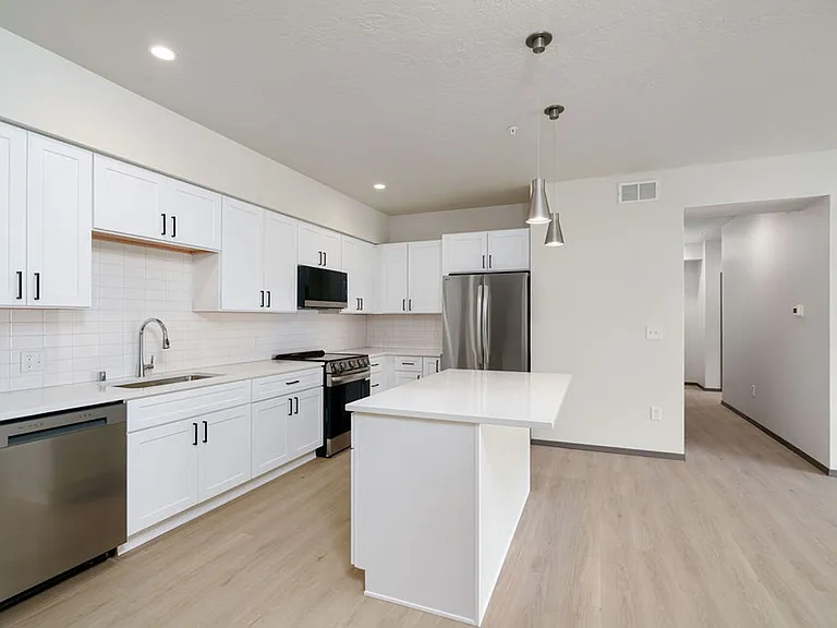 The Vistas Apartments at Beacon Hill — Photo 71
