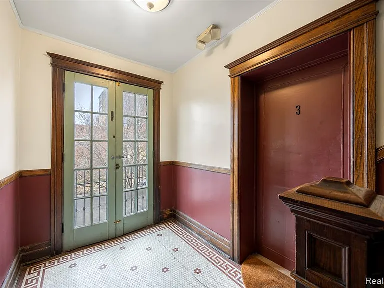 469 W Willis St #3 — Photo 4