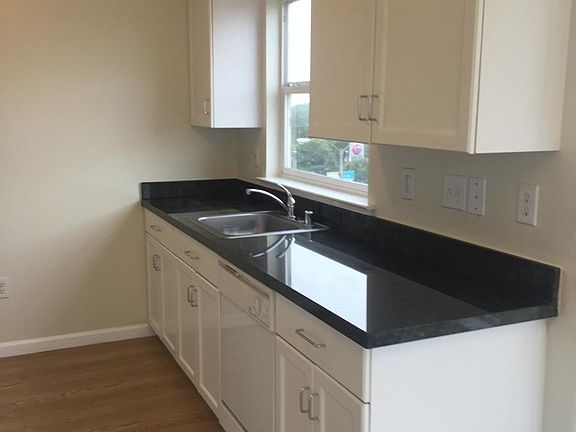 3rd image of 405 12th Ave APT 302