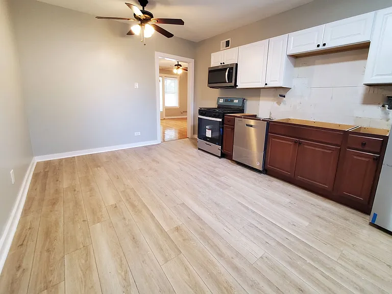 2068 W Hutchinson St #1 — Photo 6