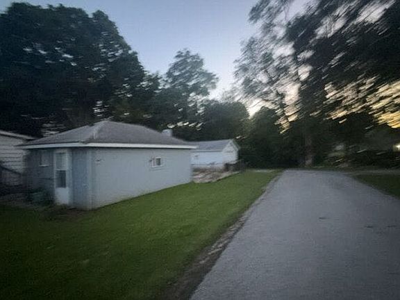 4th image of 222 Taylor St