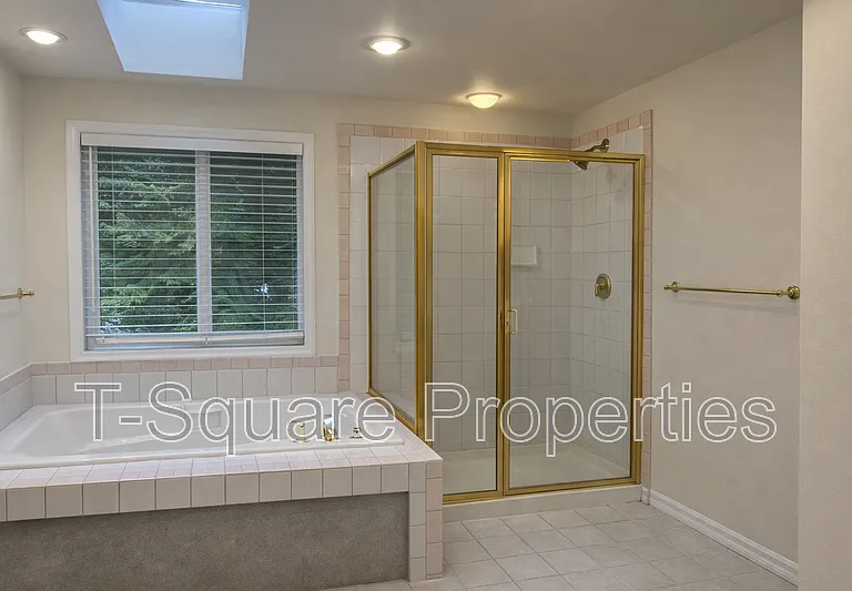1817 235th Pl NE — Photo 3