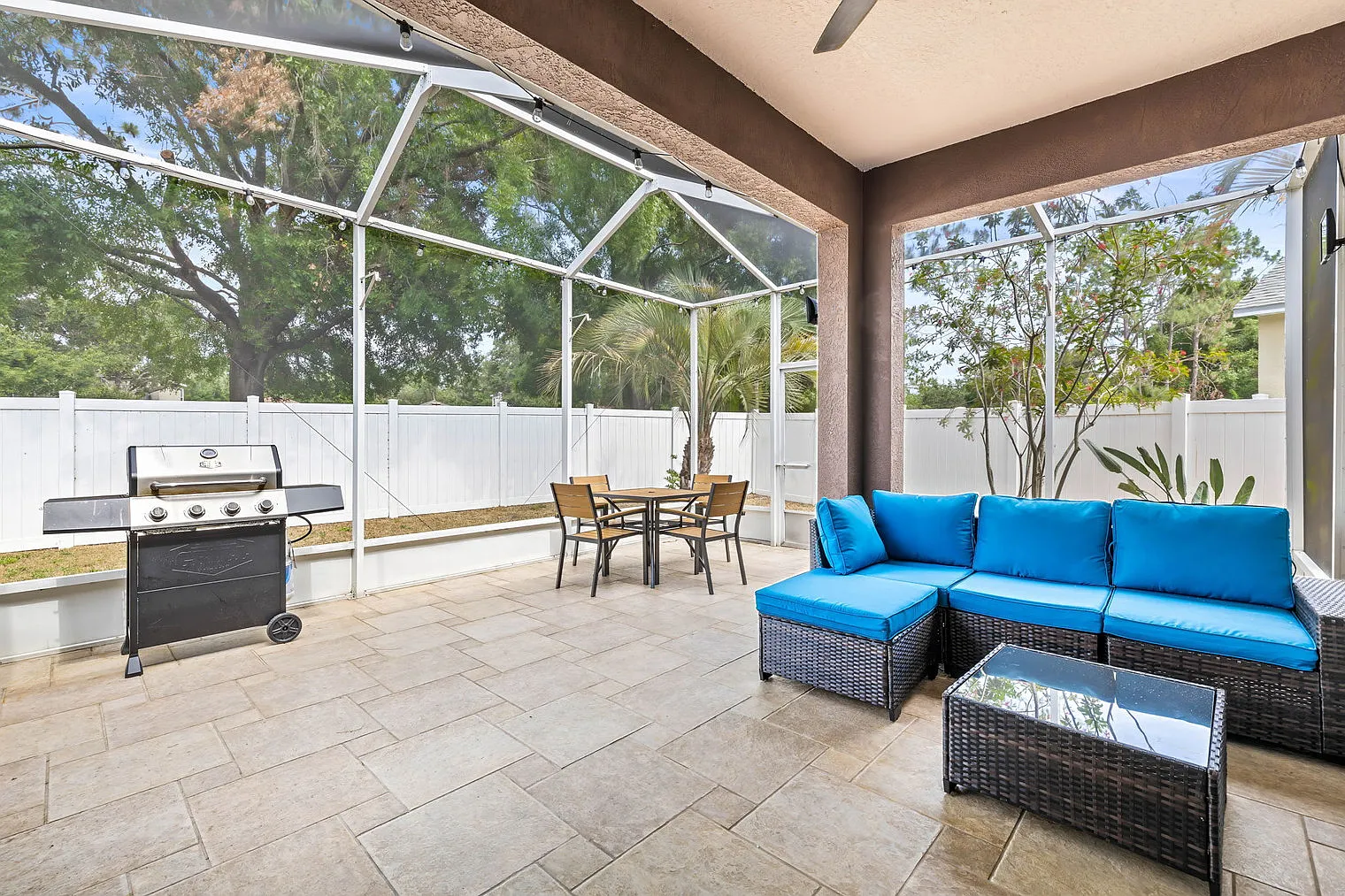 3 bed, 2.0 bath, 1571 sqft, $4,278 — Photo 3