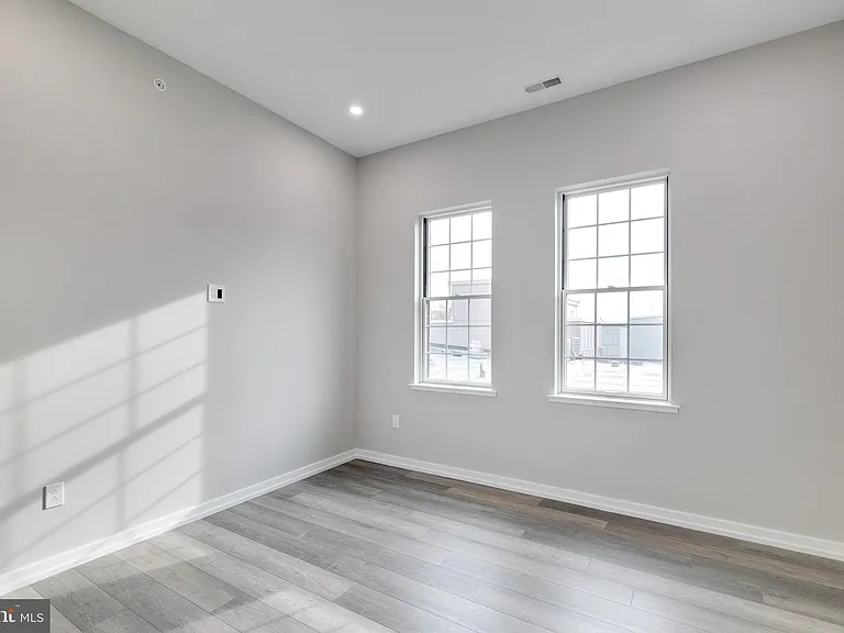 752 S 16th St #4A — Photo 22