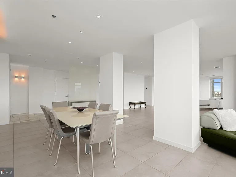 100 Harborview Dr #1901 — Photo 16