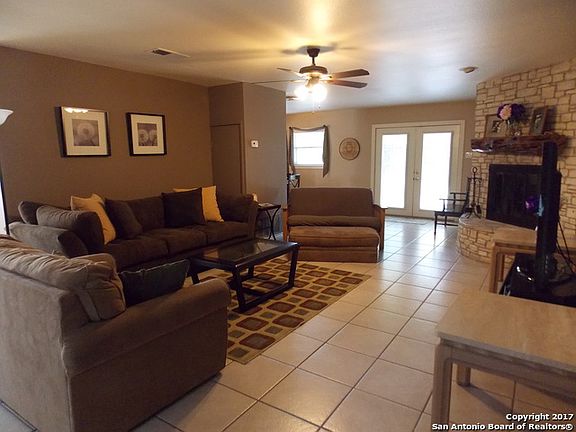 3rd image of 1809 Parhaven Dr