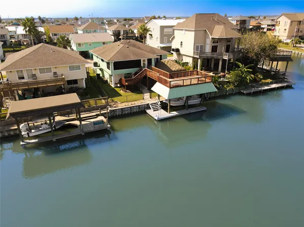 13 S Skimmer St, La Marque, TX 77568