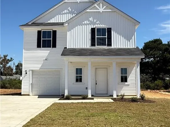 594 Melbourne Dr, Raeford, NC 28376
