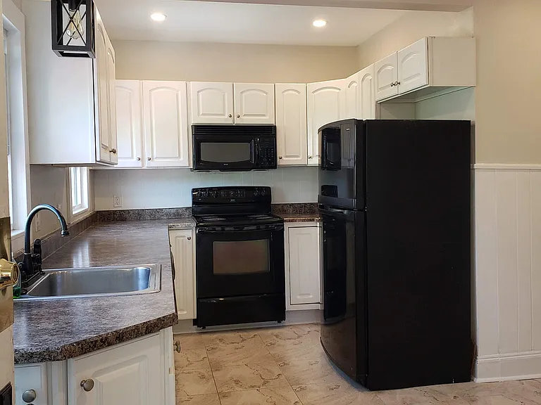 399 Stevens Ave #1 — Photo 3