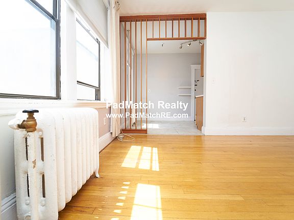 3rd image of 6 Sutherland Rd APT 34