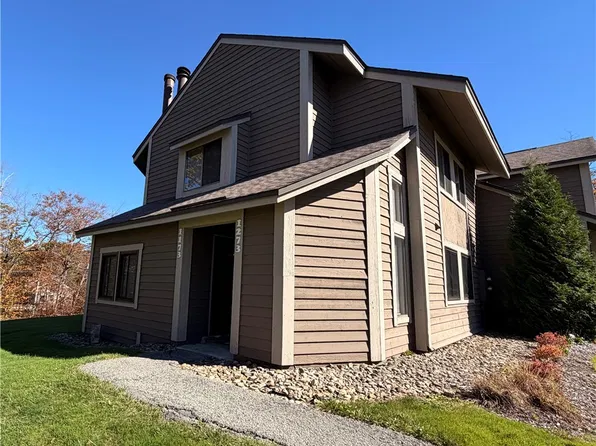 1273 Gristmill Ct, Hidden Valley, PA 15502