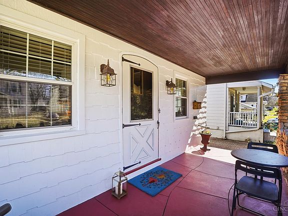 4th image of 3764 Mount Vernon Ave