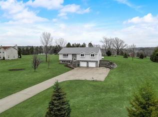 8374 Schmidt Dr, Allenton, WI 53002