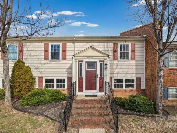 10927 Hunter Trail Ln, Charlotte, NC 28226