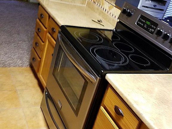 3rd image of 4220 Wingrove Dr