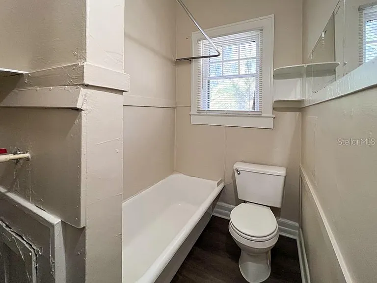 318 NE 2nd Ave #5 — Photo 14