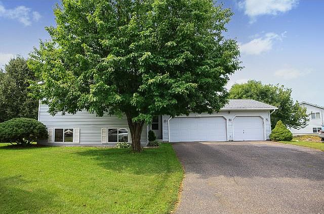 1st image of 18527 Edgewood Ct