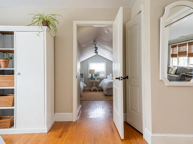15 Florence Ave — Photo 18