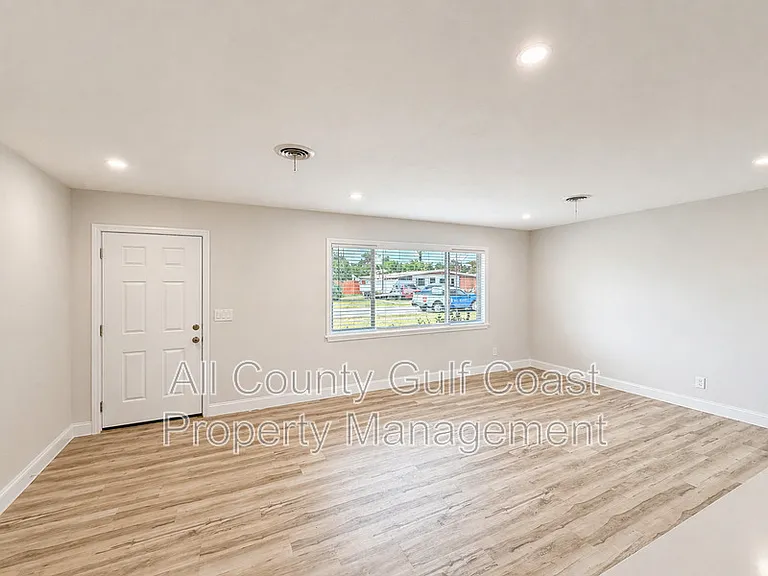 219 Glen Oak Rd — Photo 5