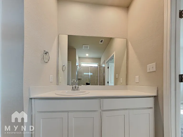 116 Canis St — Photo 11