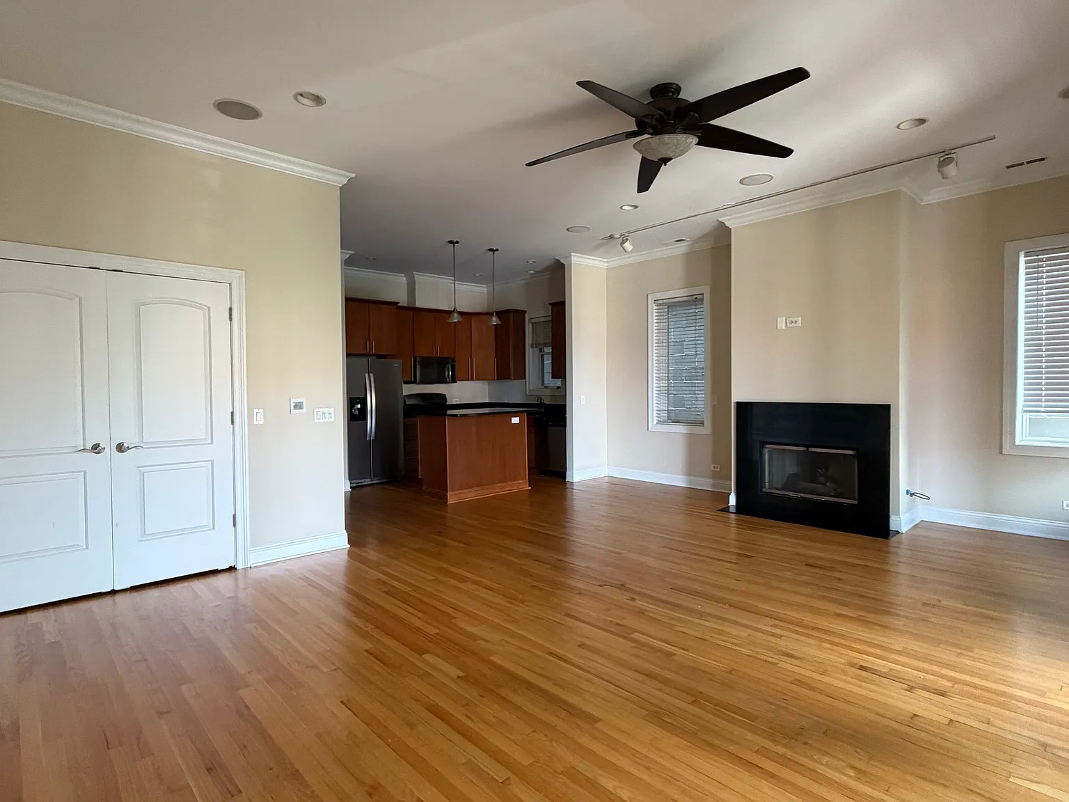 3 bed, 1750 sqft, $3,000 — Photo 3