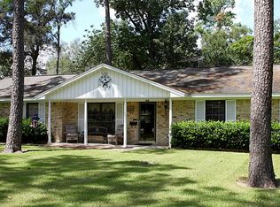 136 Oak Manor Dr, Alvin, TX 77511