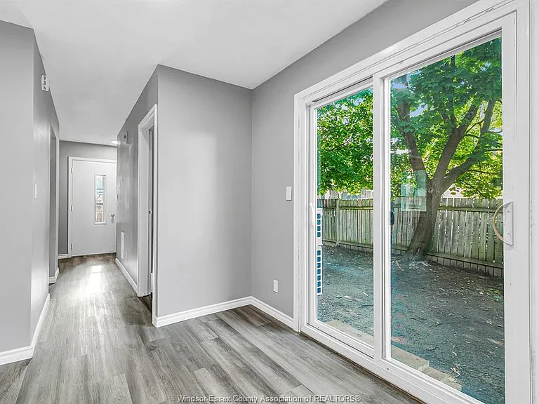 9020 Conway Ct — Photo 5