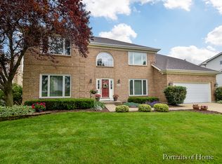 419 Millcreek Ln, Naperville, IL 60540