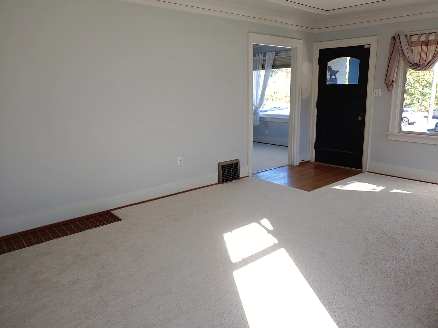 2 bed, 1200 sqft, $2,400 — Photo 3