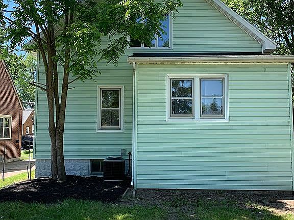 3rd image of 24 Tampa Dr