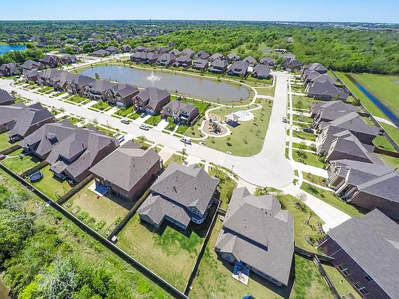 2nd image of 3021 Rocky Point Dr