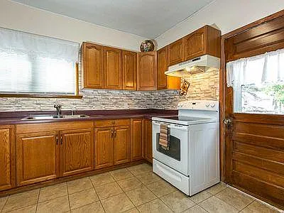1789 University Ave — Photo 12