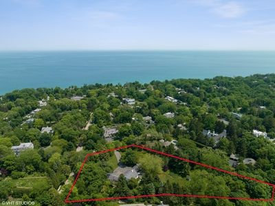 750 N Mayflower Rd, Lake Forest, IL, 60045