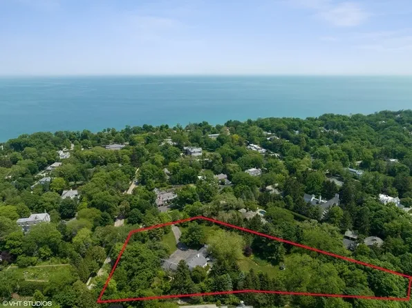 750 N Mayflower Rd, Lake Forest, IL 60045