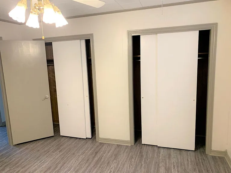 1820 S Commerce Ave — Photo 18